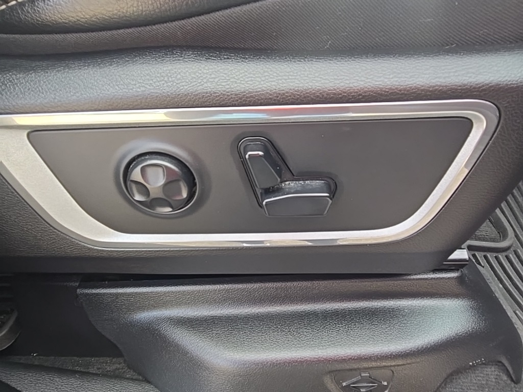 2019 Ram 1500 Laramie photo 24