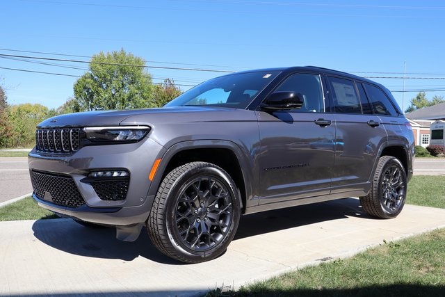 2025 Jeep Grand Cherokee Summit photo 6