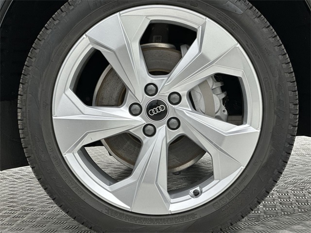 2025 Audi Q5 45 S line Premium Plus photo 2
