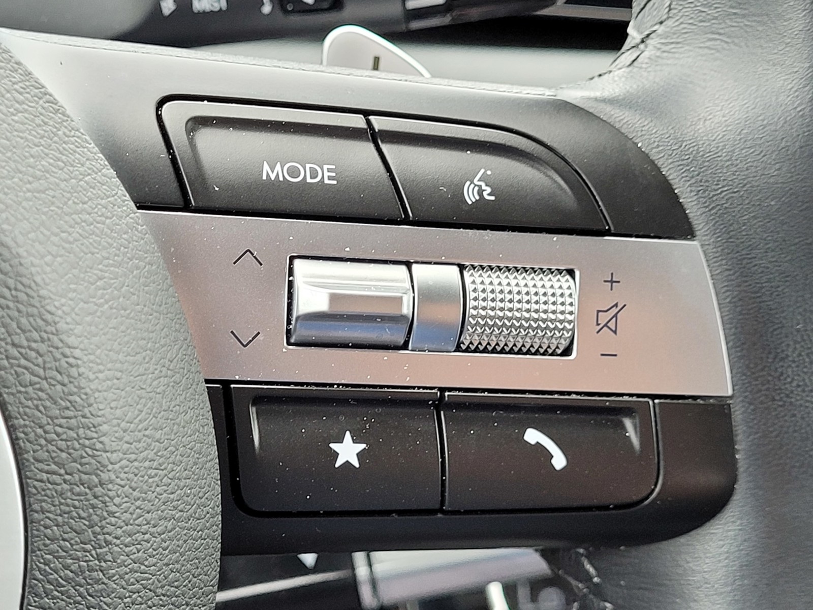 2025 Hyundai Tucson Hybrid SEL Convenience photo 20