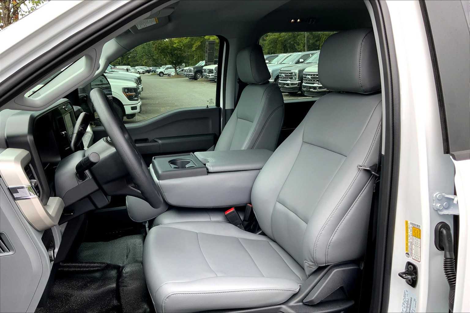 2026 Ford F-250 XL photo 9
