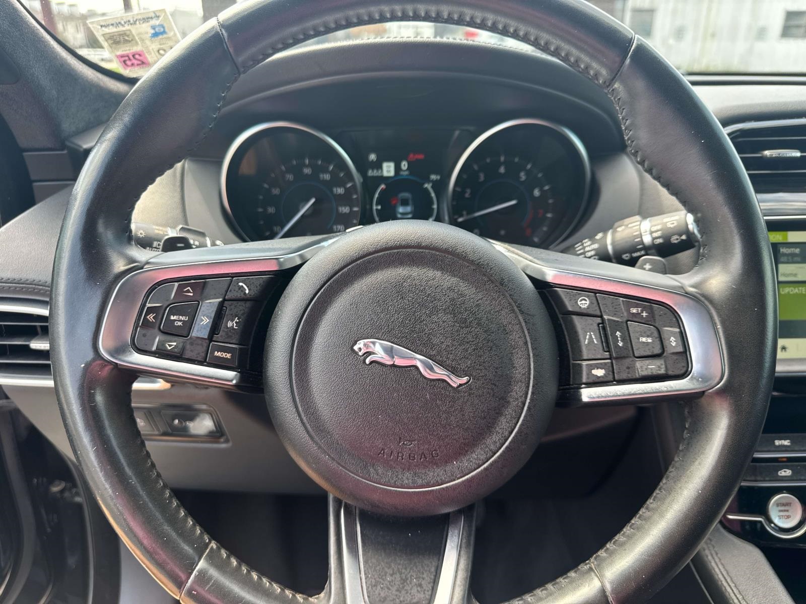 2020 Jaguar F-PACE Prestige photo 21