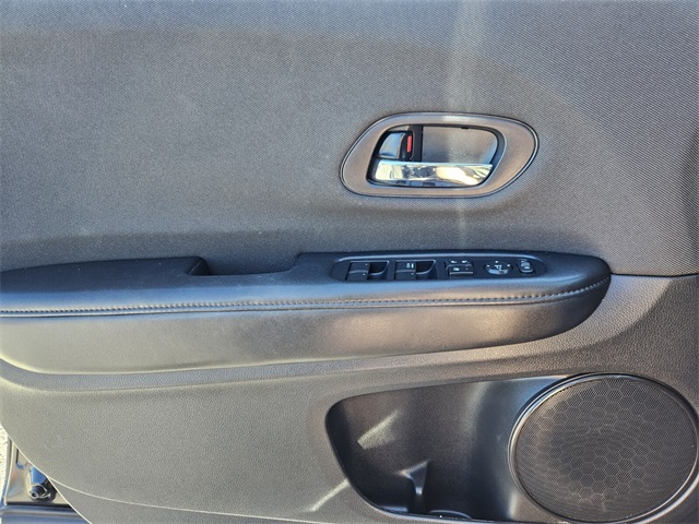 2020 Honda HR-V LX photo 26