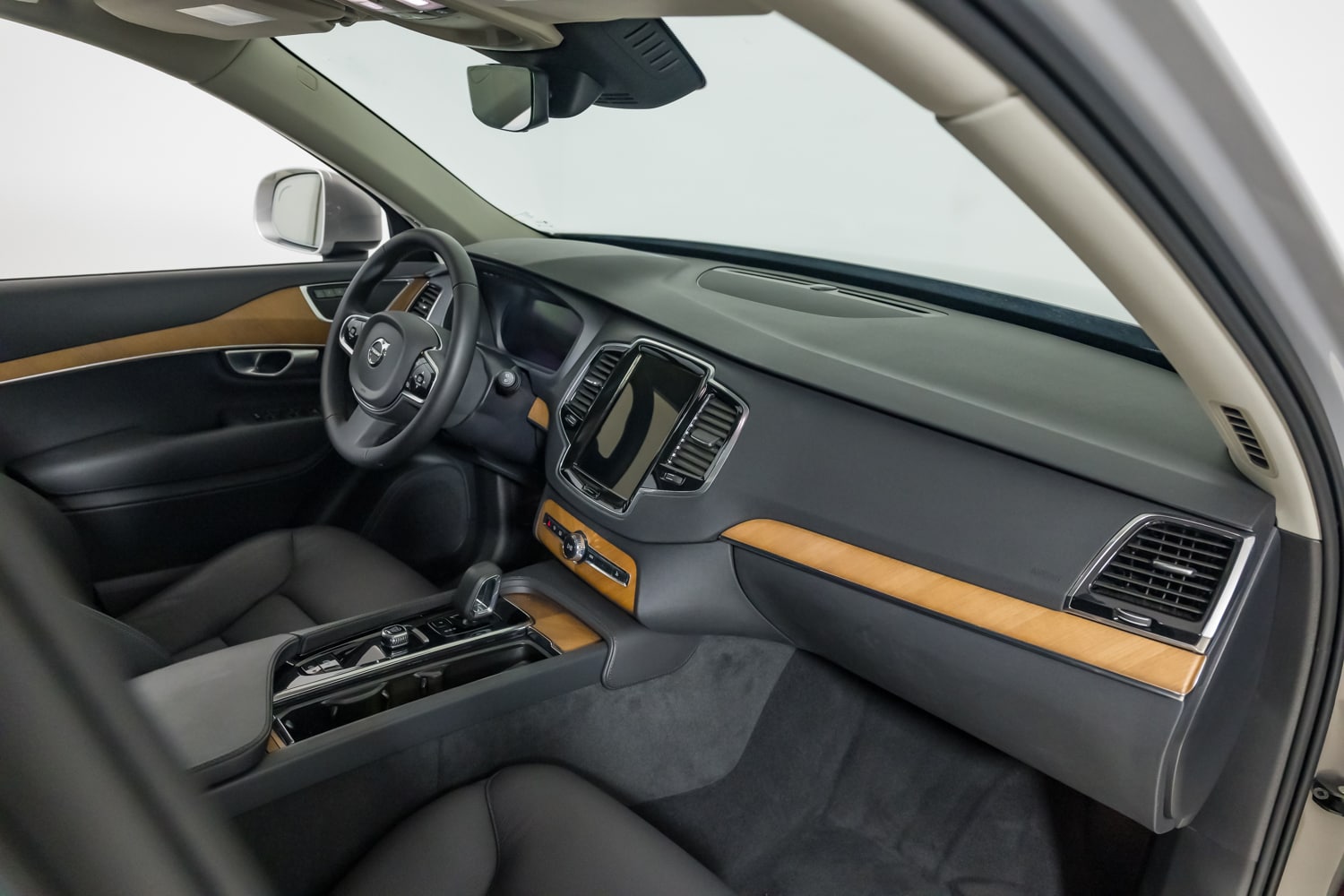 2024 Volvo XC90 B5 Plus photo 29