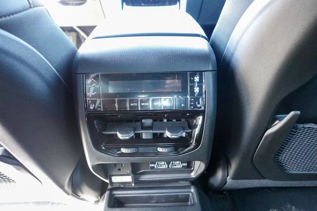 2025 Jeep Grand Cherokee Limited photo 25