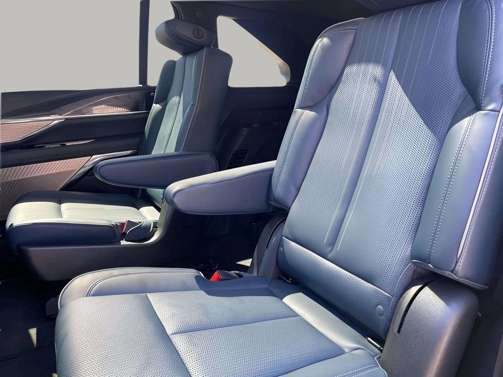 2025 Cadillac Escalade IQ Sport photo 17