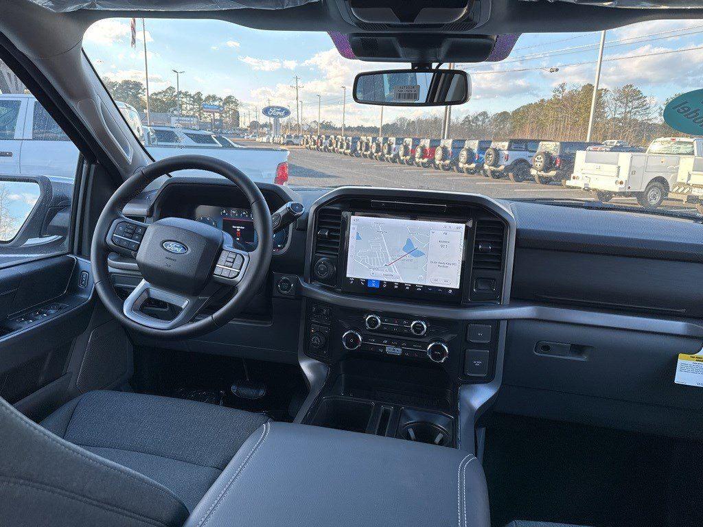 2025 Ford F-150 XLT photo 12