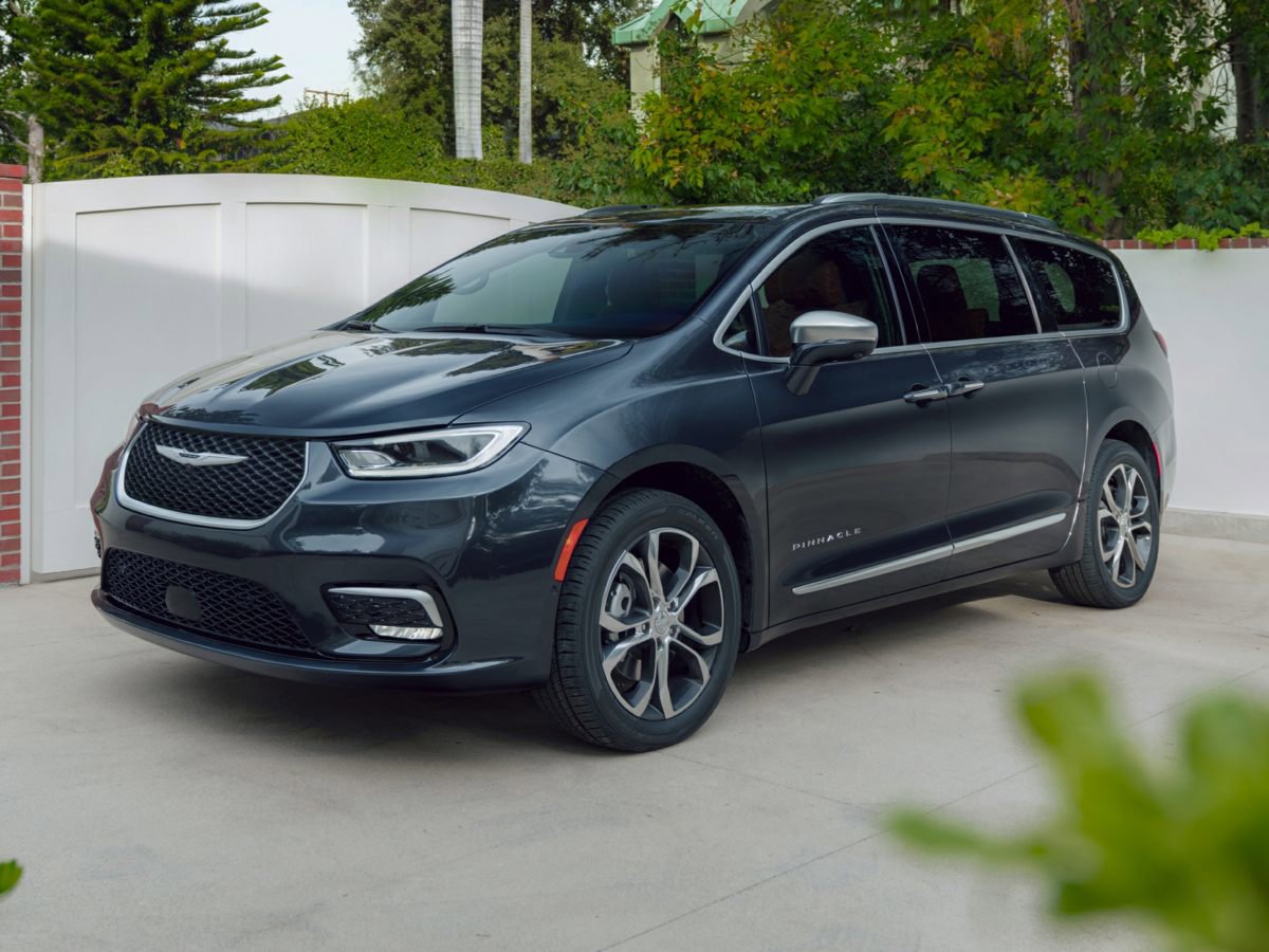 2022 Chrysler Pacifica Touring L's photo