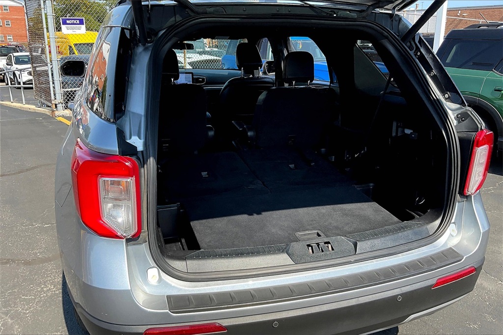 2020 Ford Explorer XLT photo 26