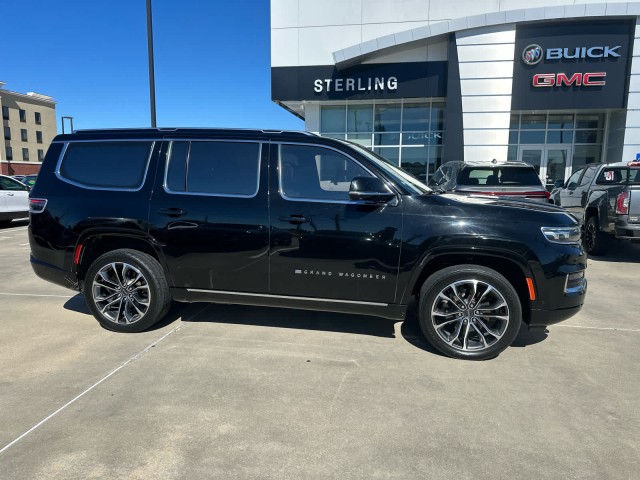 2022 Jeep Grand Wagoneer Series III's photo