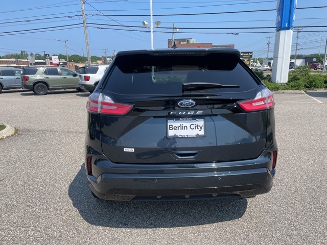 2022 Ford Edge ST photo 6