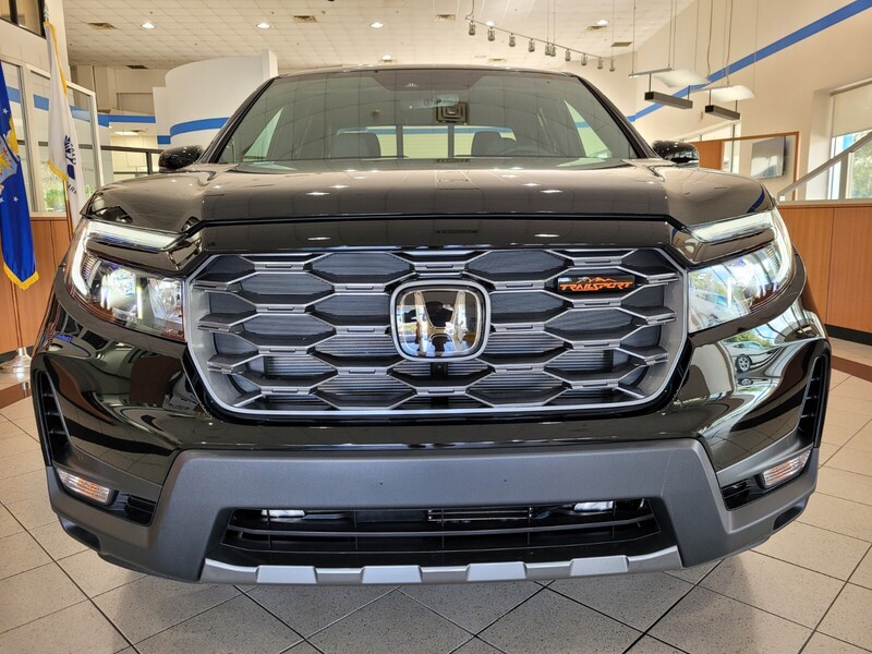 2025 Honda Ridgeline TrailSport photo 2