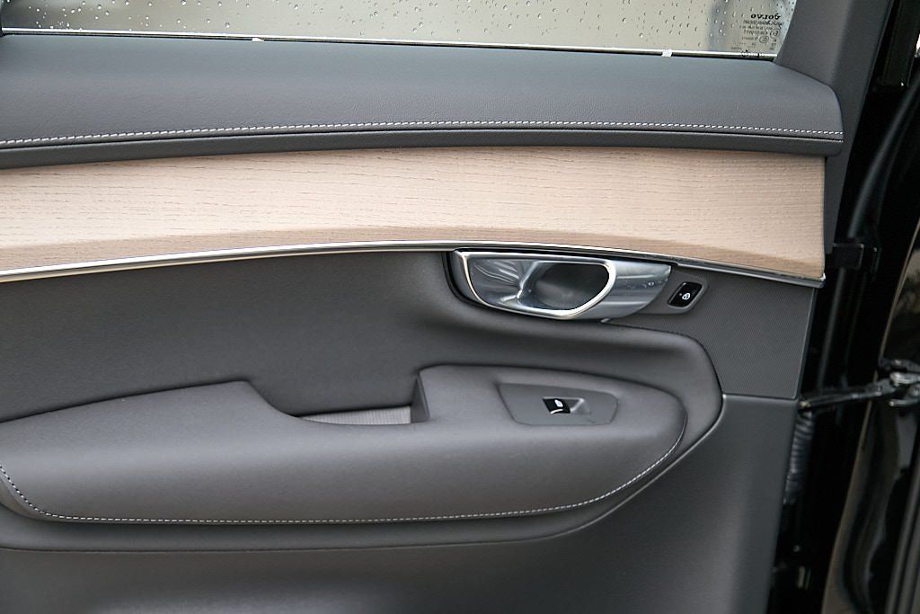 2026 VOLVO XC90 - Image 18