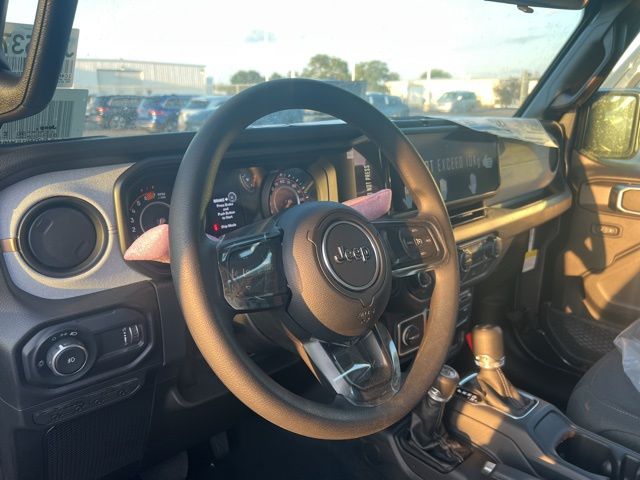 2025 Jeep Wrangler photo 6