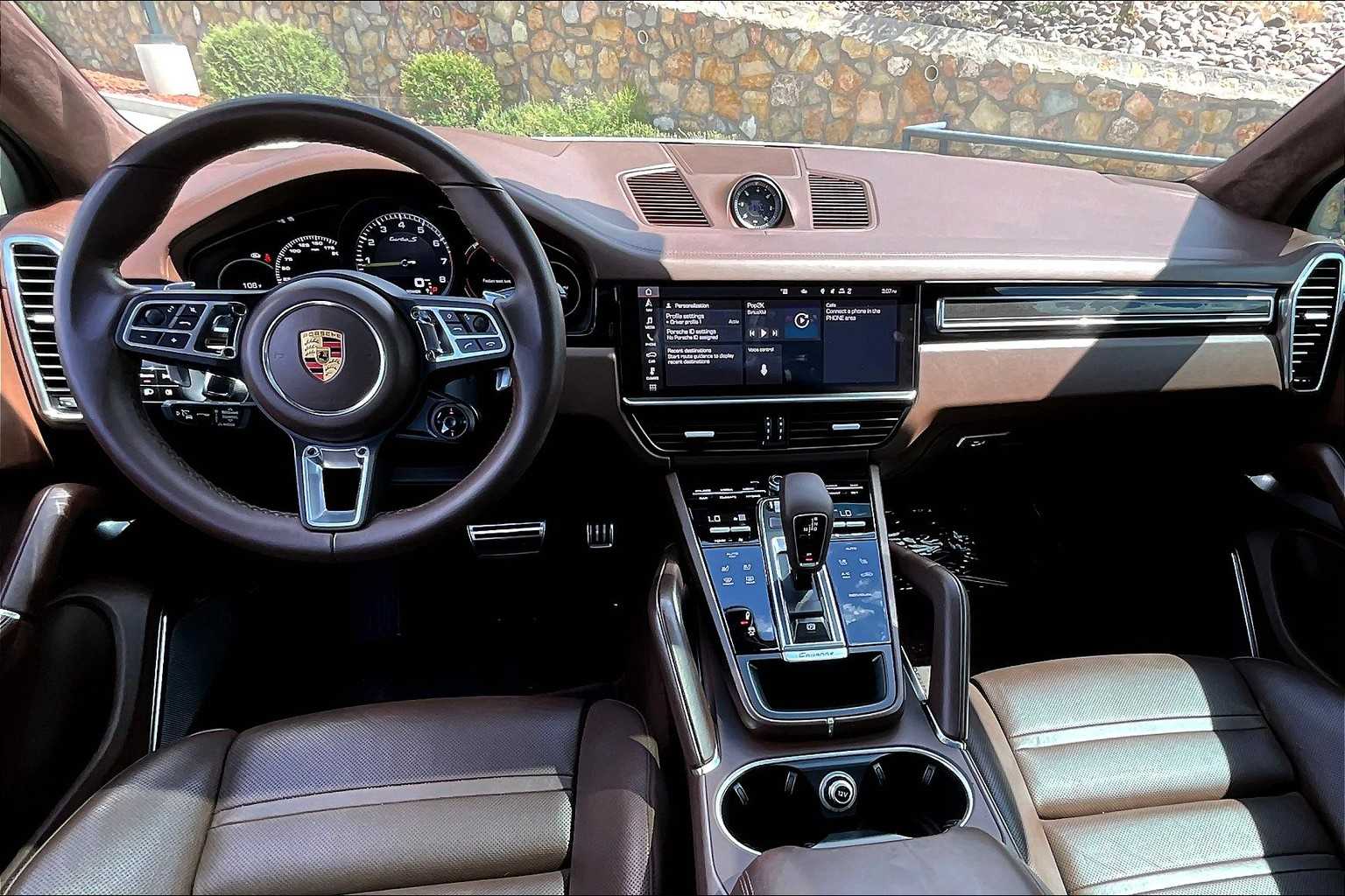 2020 Porsche Cayenne Turbo S E-Hybrid photo 11