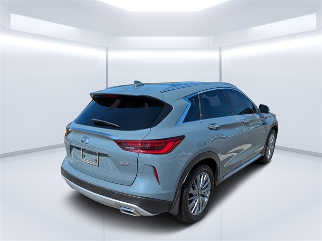 2025 Infiniti QX50 Luxe AWD photo 3