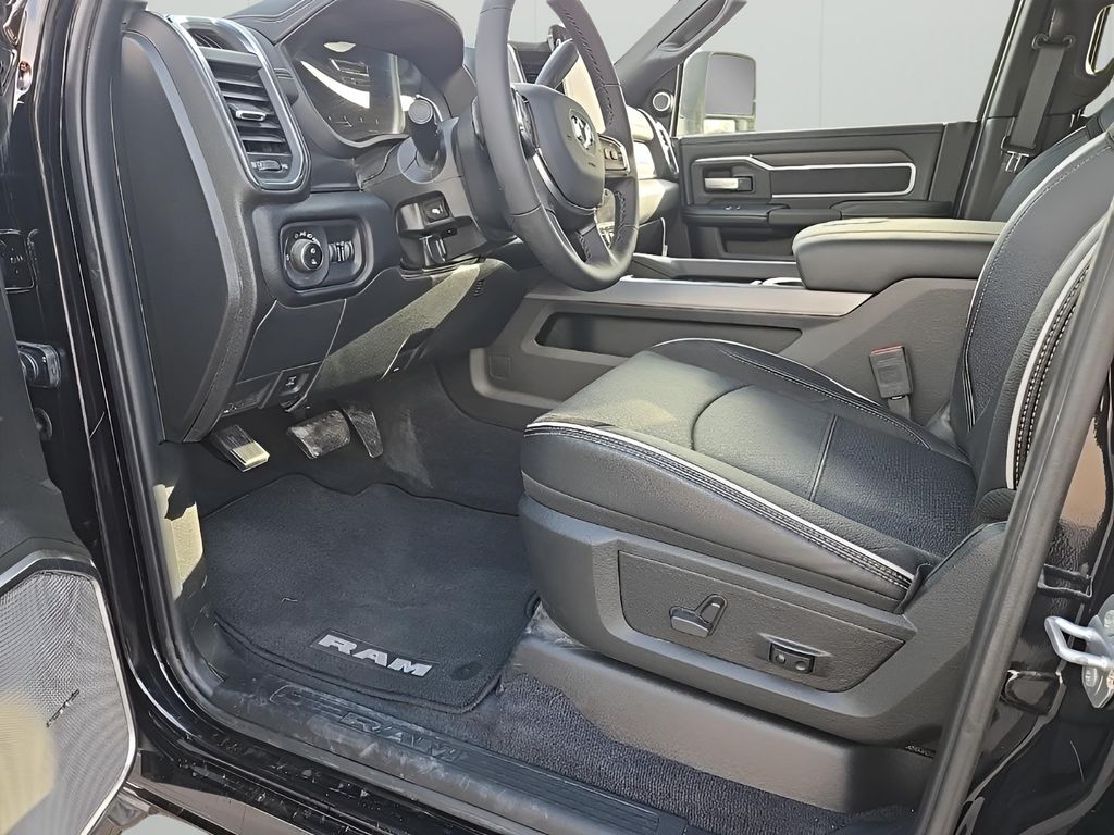 2025 Ram 2500 Laramie photo 13