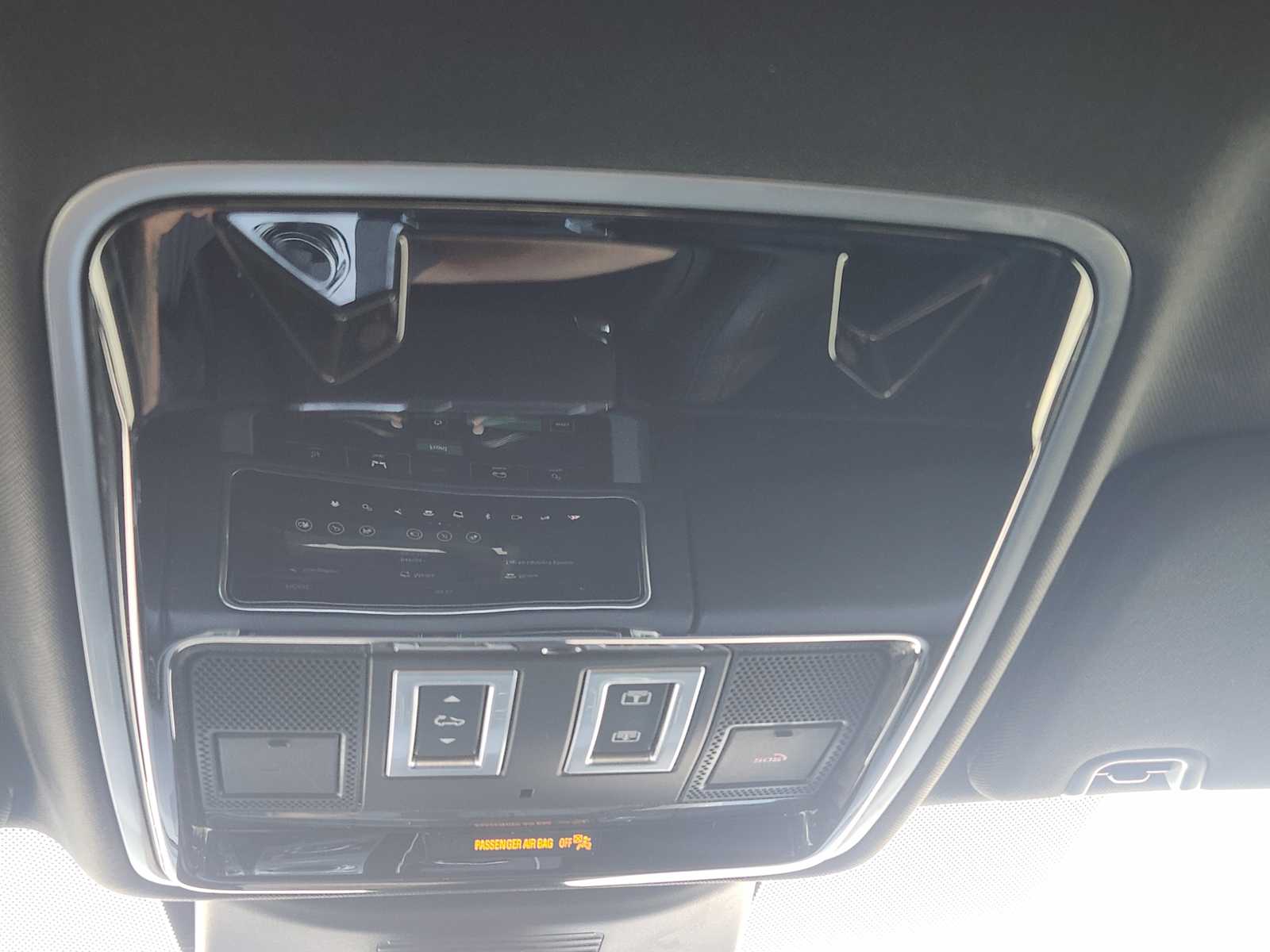 2020 Land Rover Range Rover HSE photo 18