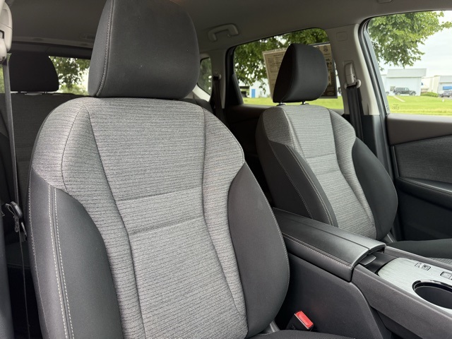 2021 Nissan Rogue S photo 8