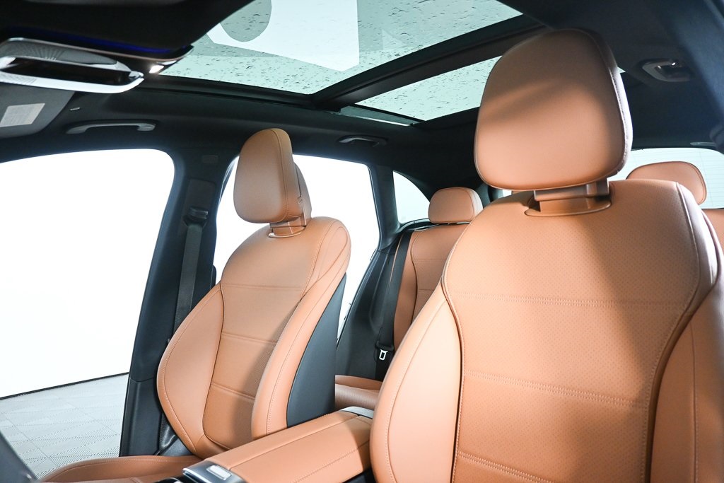 2026 Mercedes Benz GLC 300 photo 2