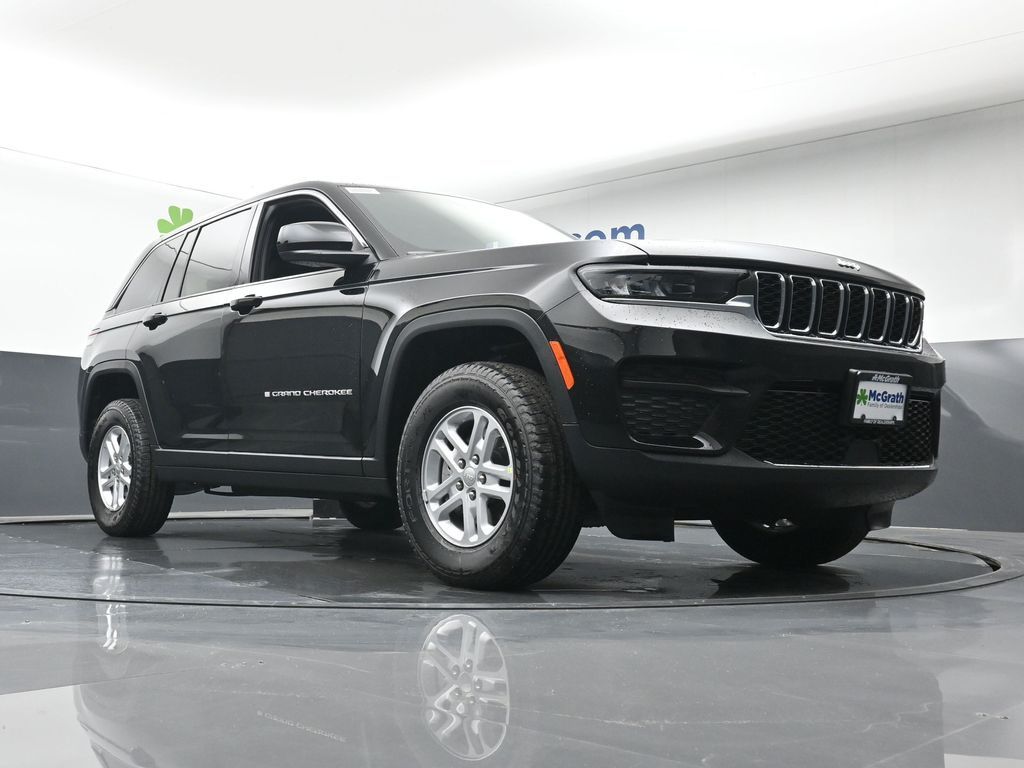 2025 Jeep Grand Cherokee Laredo photo 20