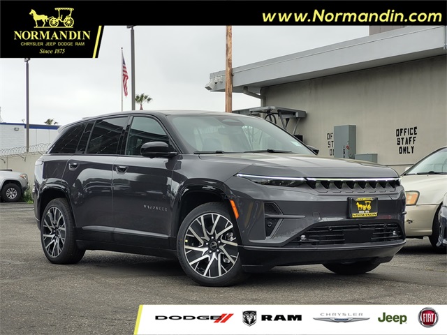 New 2025 Baltic Gray Metallic Clear-Coat Exterior Paint Jeep Limited image 1
