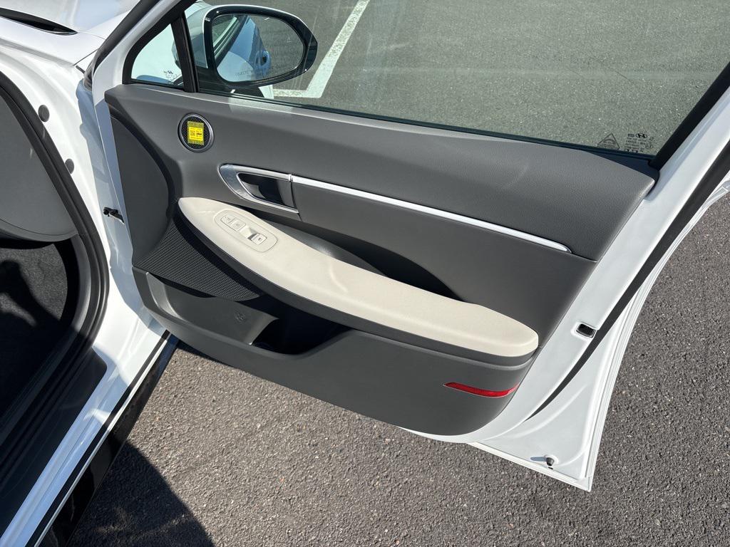 2025 Hyundai Sonata SEL Convenience photo 13