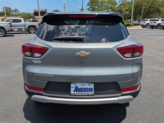 2026 Chevrolet Trailblazer LT photo 2