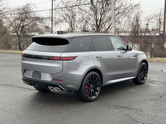 2025 Land Rover Range Rover Sport SE photo 3