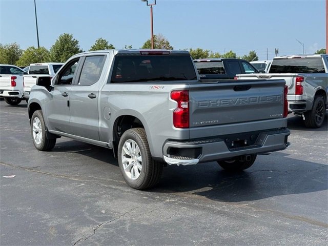 2025 Chevrolet Silverado 1500 Custom photo 3