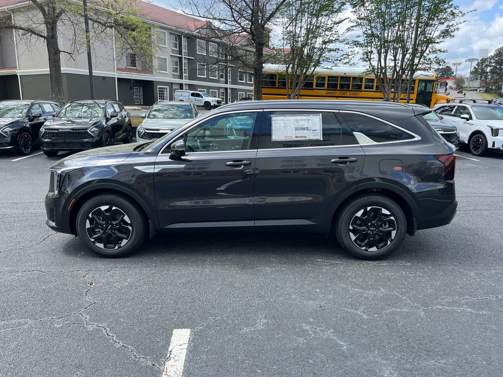 2025 Kia Sorento S photo 2