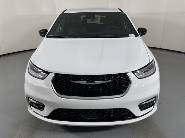 2025 Chrysler Pacifica photo 3