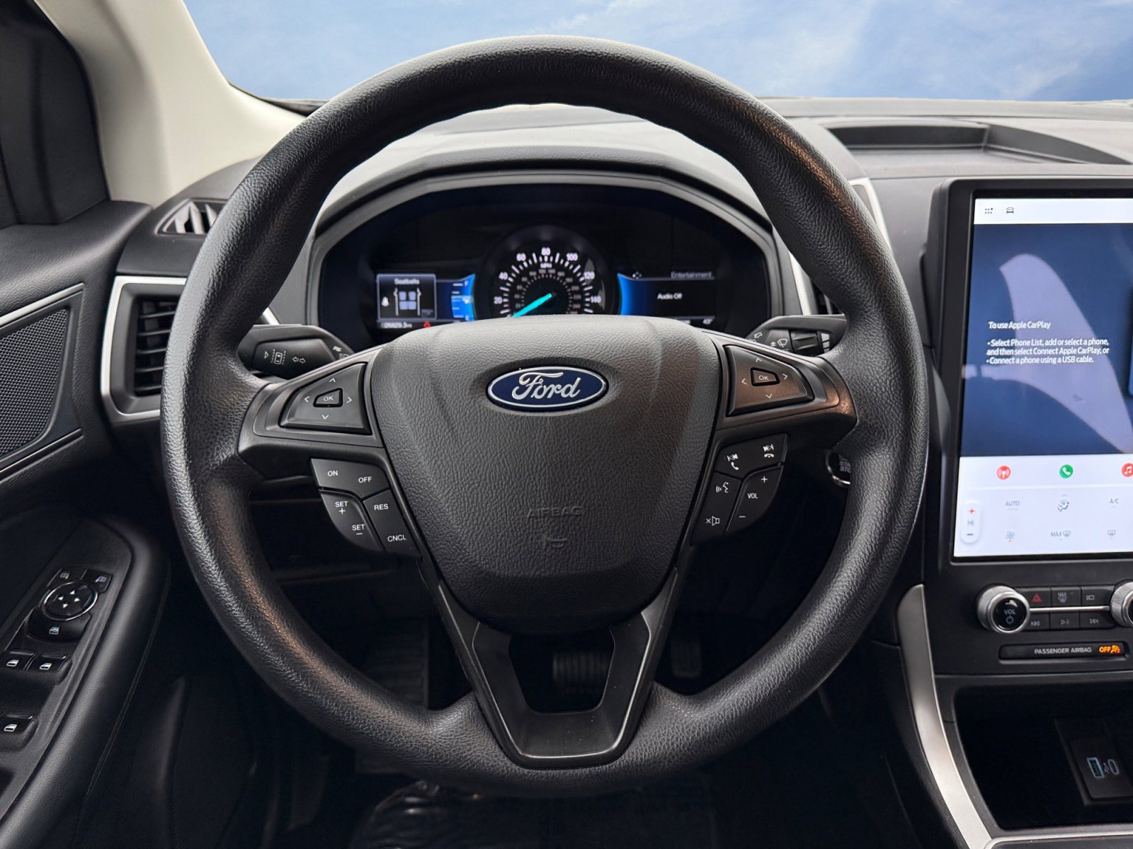 2022 Ford Edge SE photo 2