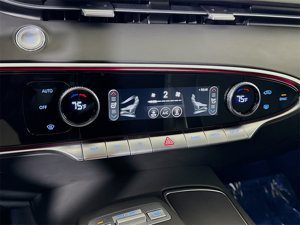 2023 Genesis Electrified GV70 Advanced photo 32