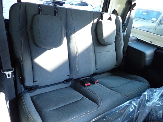 2025 Jeep Wrangler Sport S photo 11