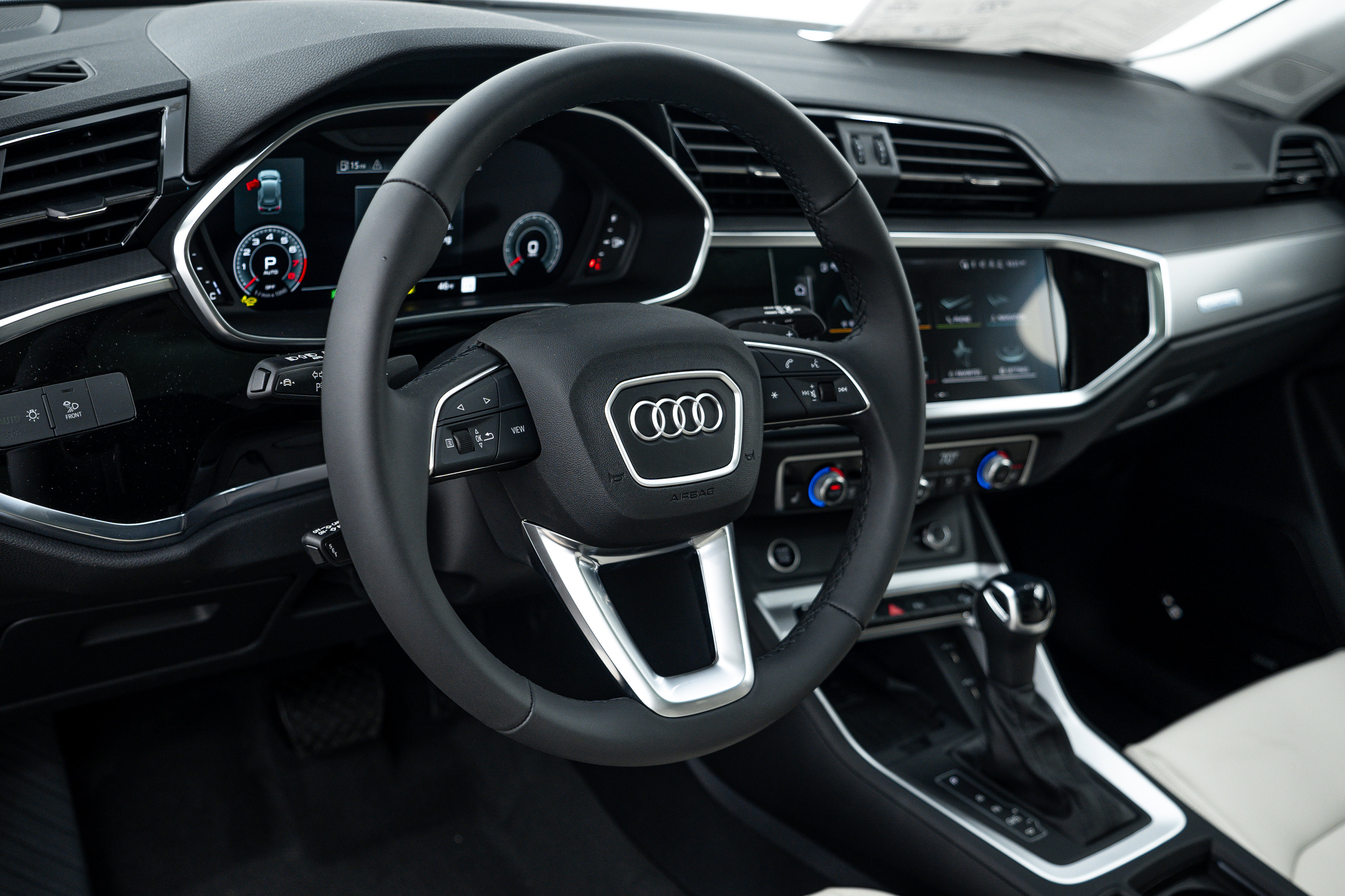 2025 Audi Q3 S line Premium Plus photo 9