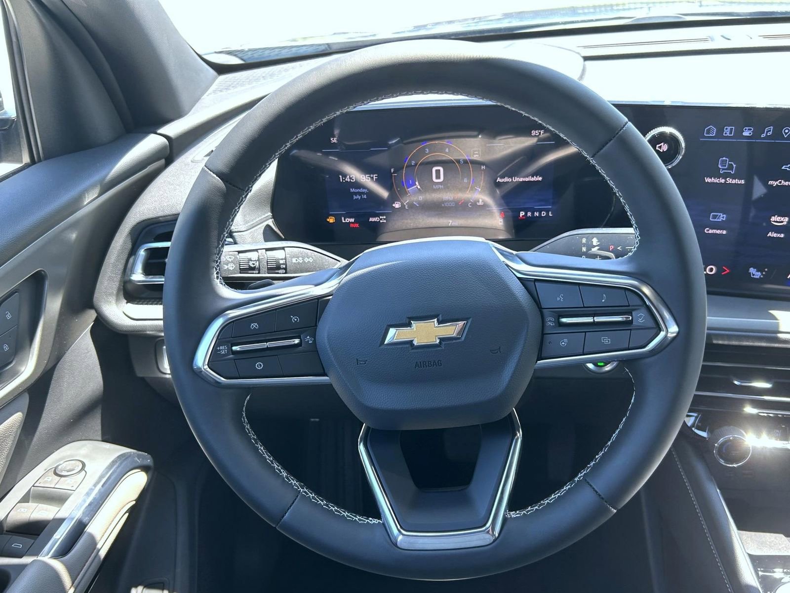 2025 Chevrolet Traverse photo 10