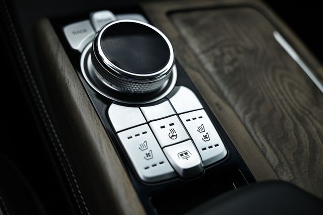 2020 Genesis G90 3.3T Premium photo 36