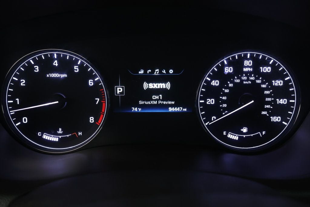 2016 Hyundai Genesis photo 11