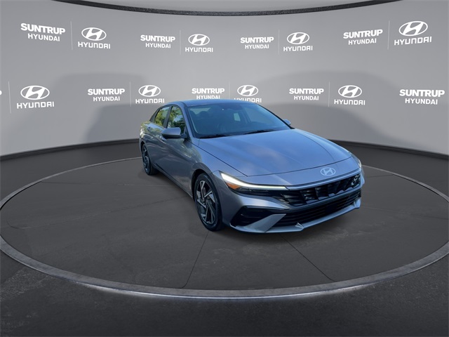 2024 Hyundai Elantra Limited photo 3