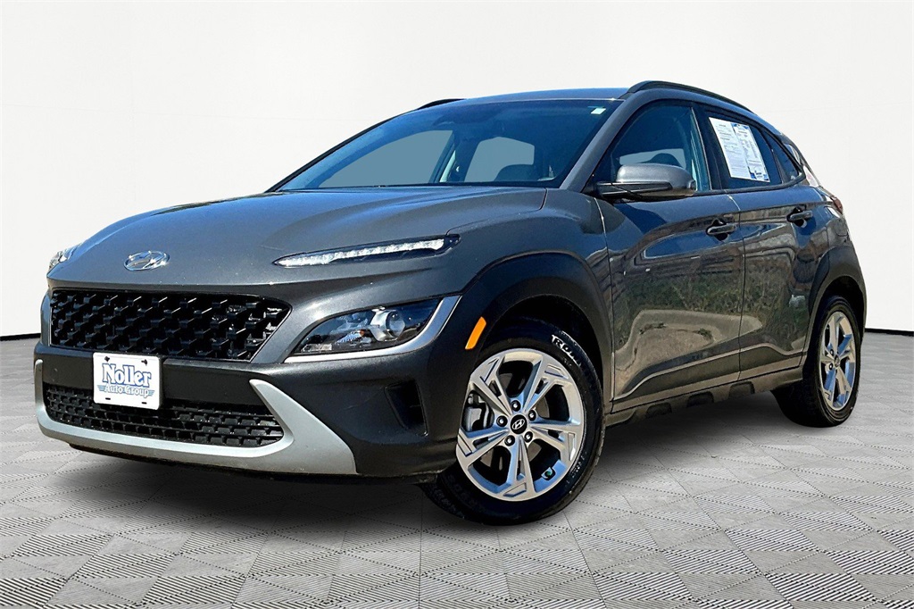 Used 2023 Gray Hyundai SEL image 1