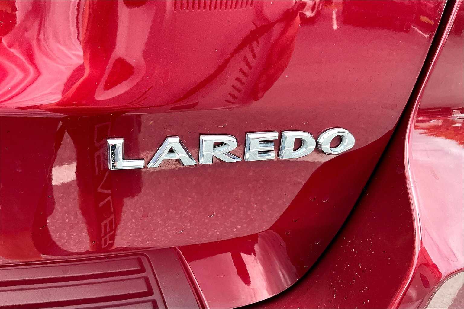 2021 Jeep Grand Cherokee Laredo E photo 9