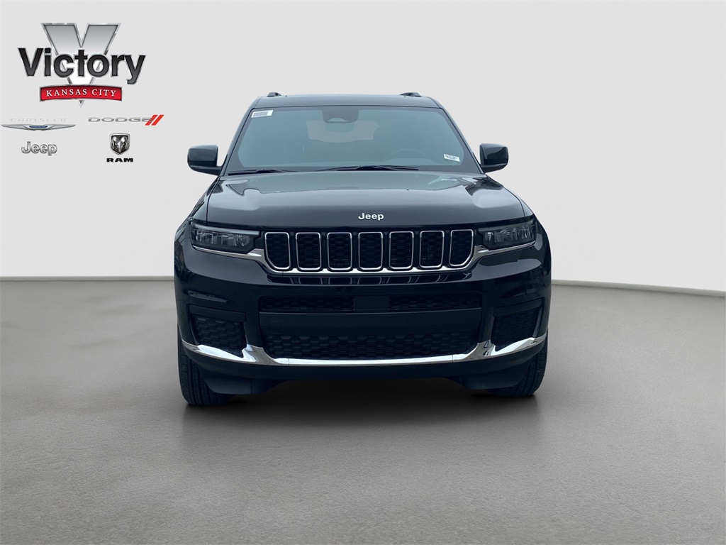 2025 Jeep Grand Cherokee Laredo X photo 2