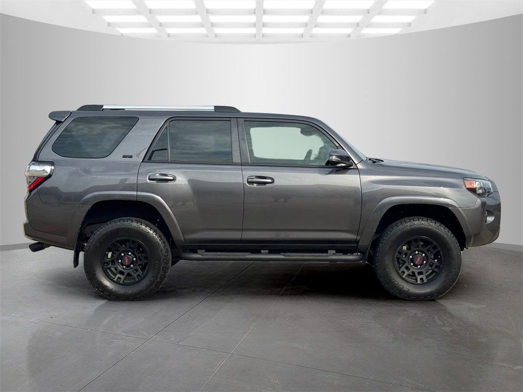 2020 Toyota 4Runner SR5 Premium photo 2