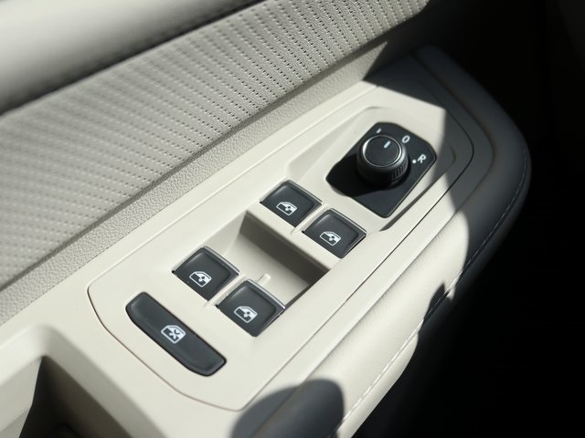 2026 Volkswagen Atlas SE photo 11