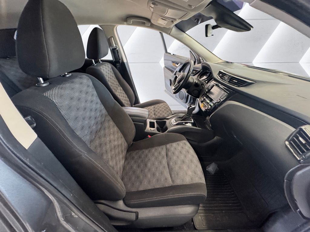 2022 Nissan Rogue Sport SV photo 11
