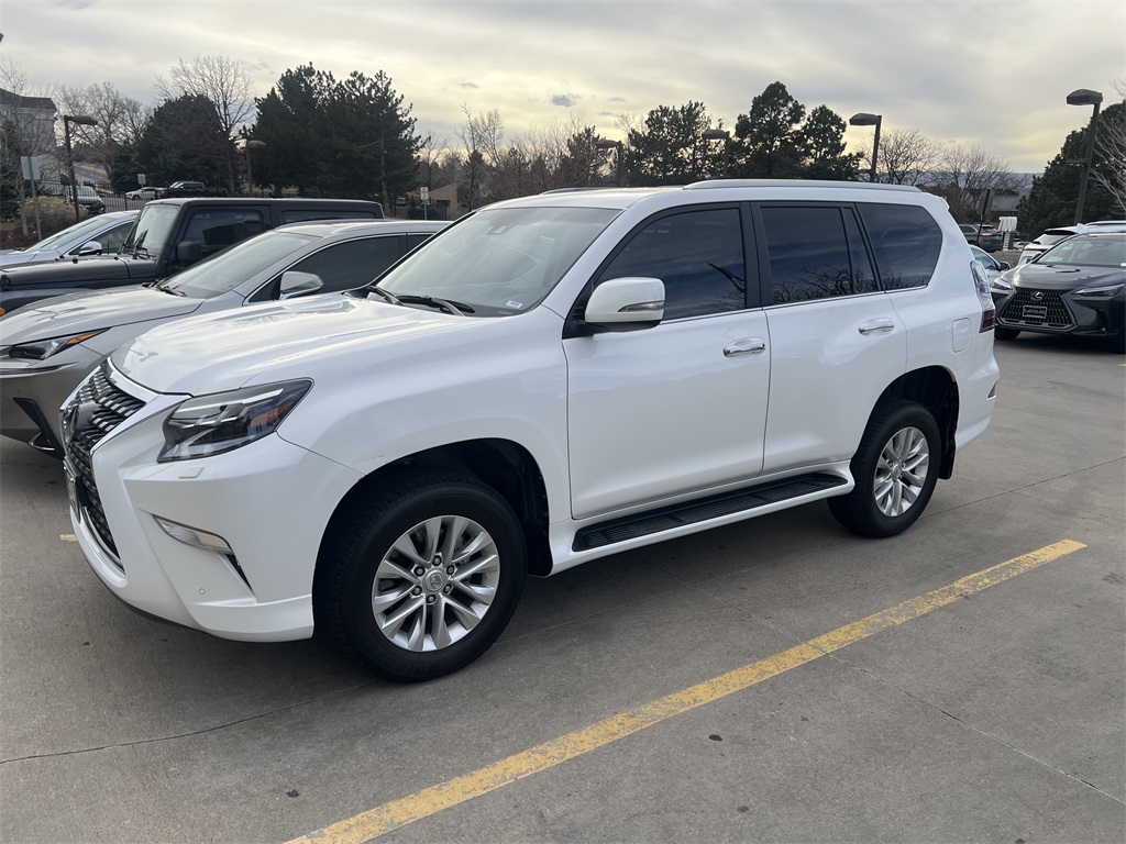 2021 Lexus GX Premium's photo
