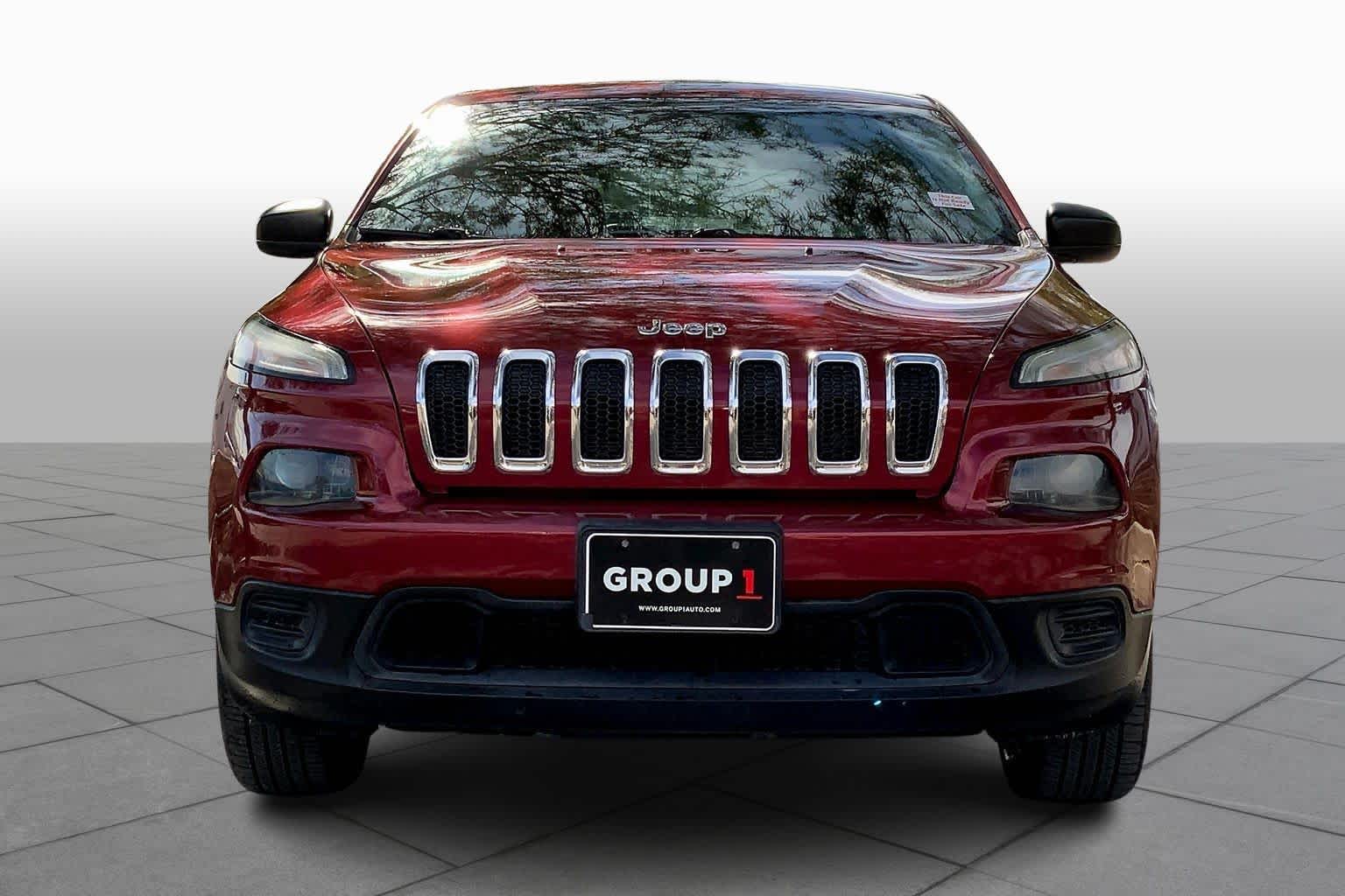 2017 Jeep Cherokee Sport photo 3