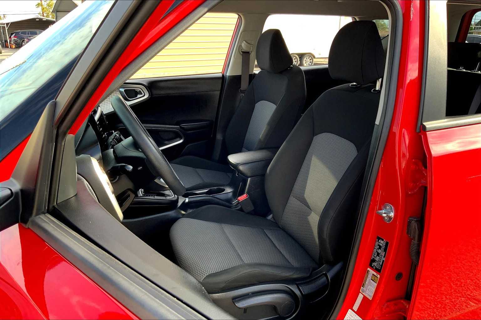 2023 Kia Soul LX photo 7