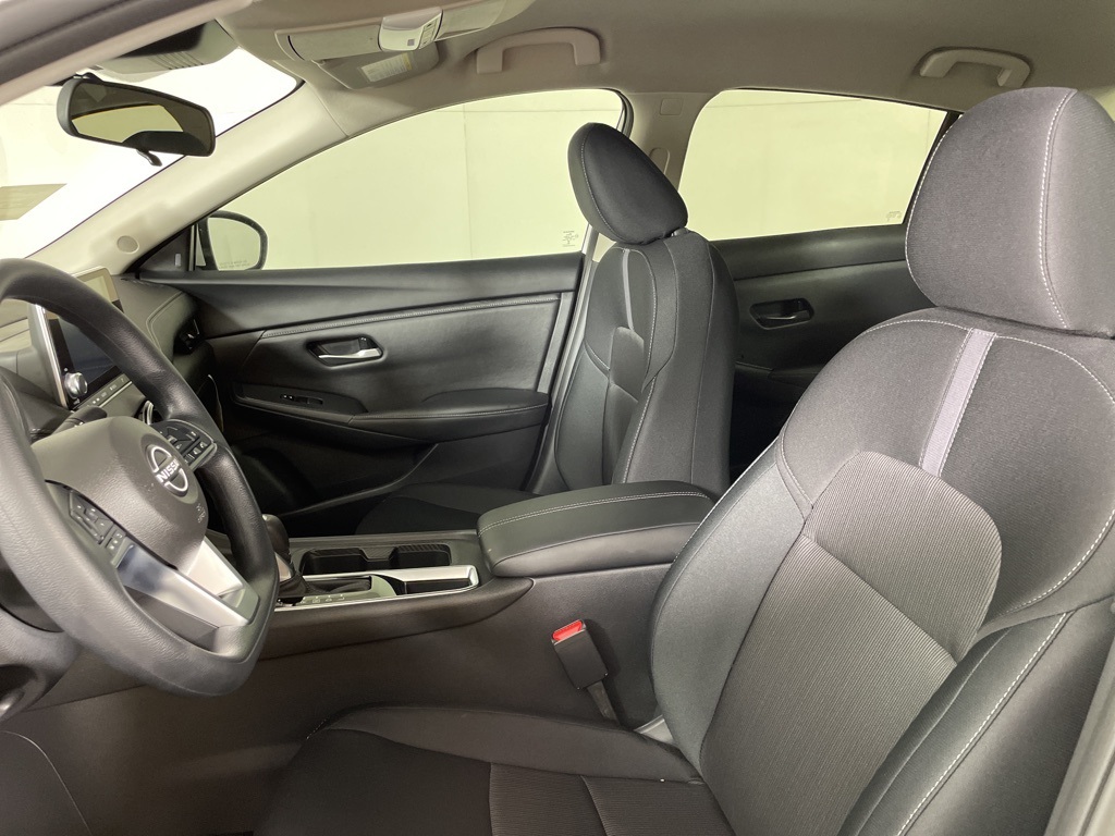 2025 Nissan Sentra SV photo 17